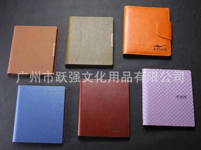 精致生活，記錄每一刻 五金裝飾細膩油邊高檔仿皮活頁筆記本